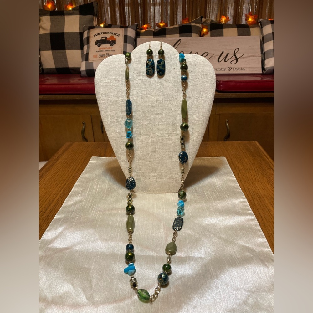 Premier Designs Turquoise, Olive And Blue Necklace And Earring Set